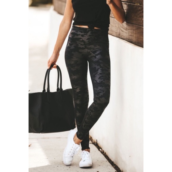 CLOSEOUT High Waist Camo Compression Leggings NWT - Picture 11 of 13